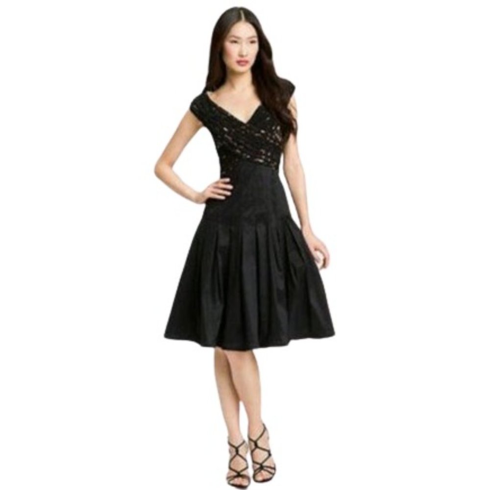 Adrianna Papell Black Lace Bodice with Taffeta Skirting Size 10